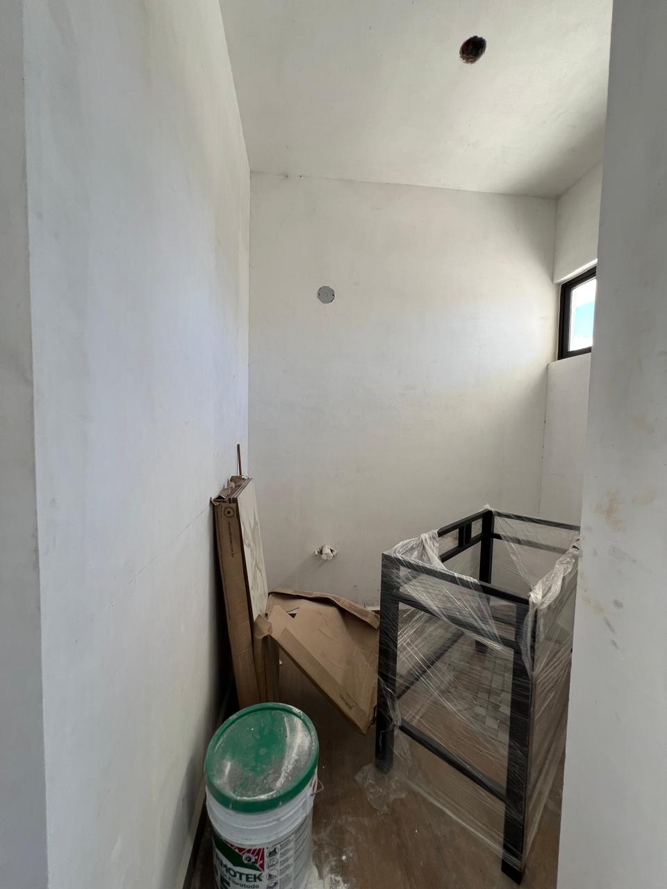 6b963c18-7fea-4a58-9671-3e51bae2f9b1