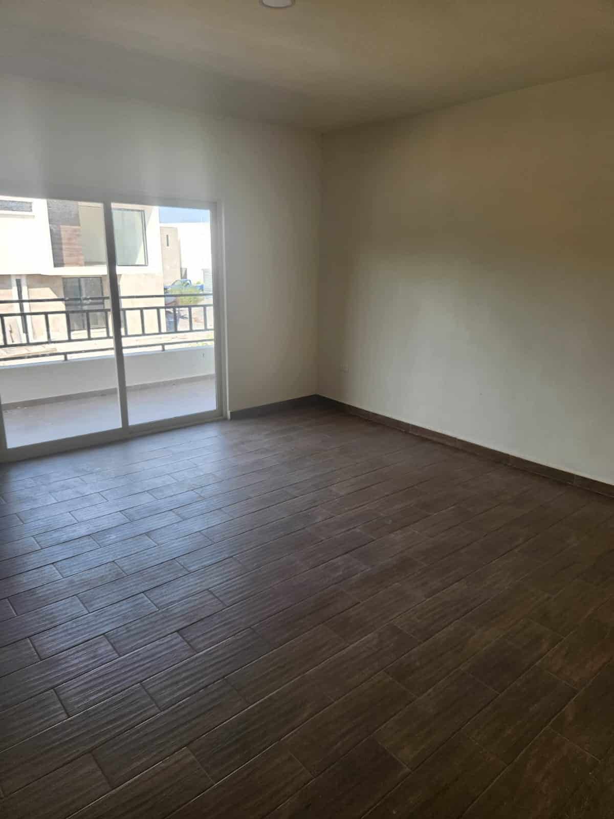 1a76b965-80e9-4733-a2b1-949f55e289f0