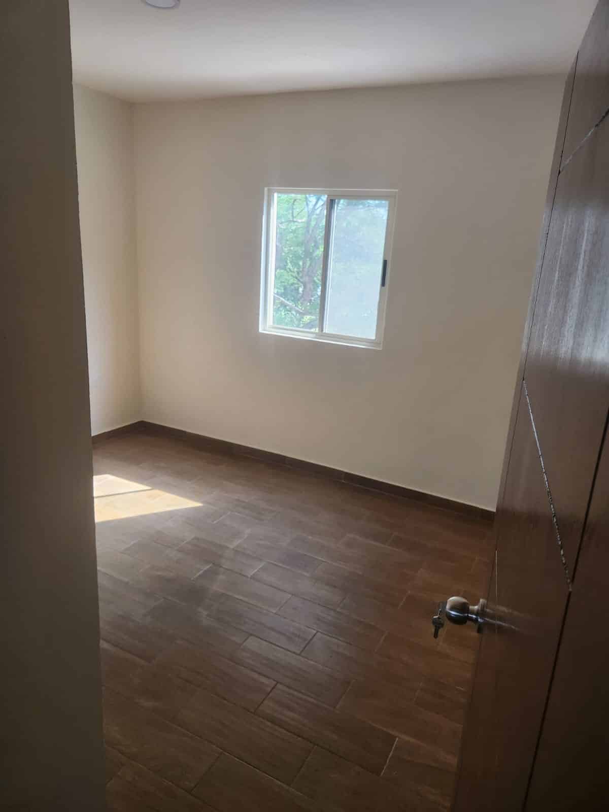 b5db3e5e-6aee-4144-b256-16e9017ae1da