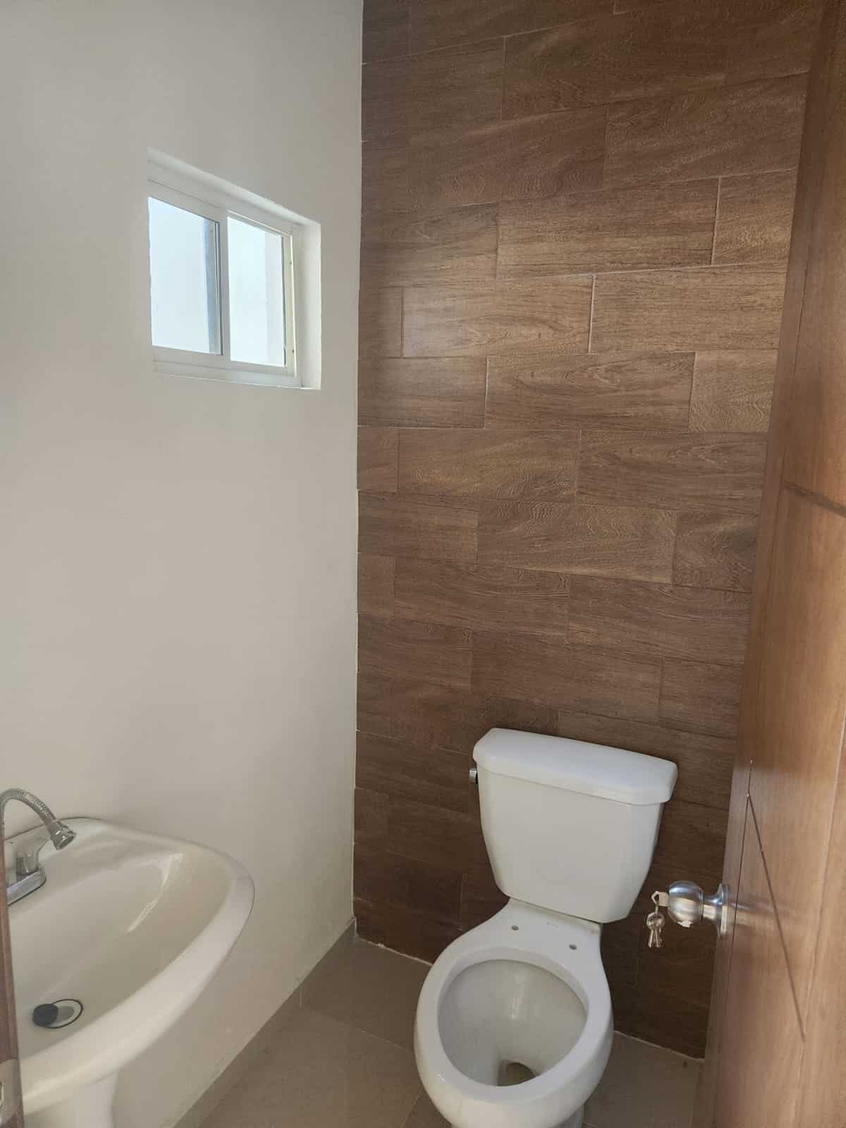 d9c38584-cbed-446a-acde-3c14413e4bdc