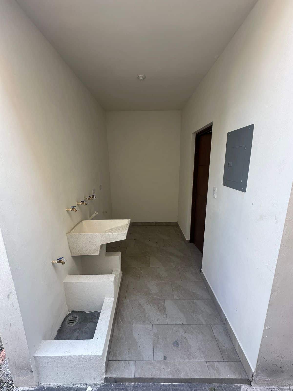 806f01f7-9397-40ef-95e5-8ec058b3c020 (1)