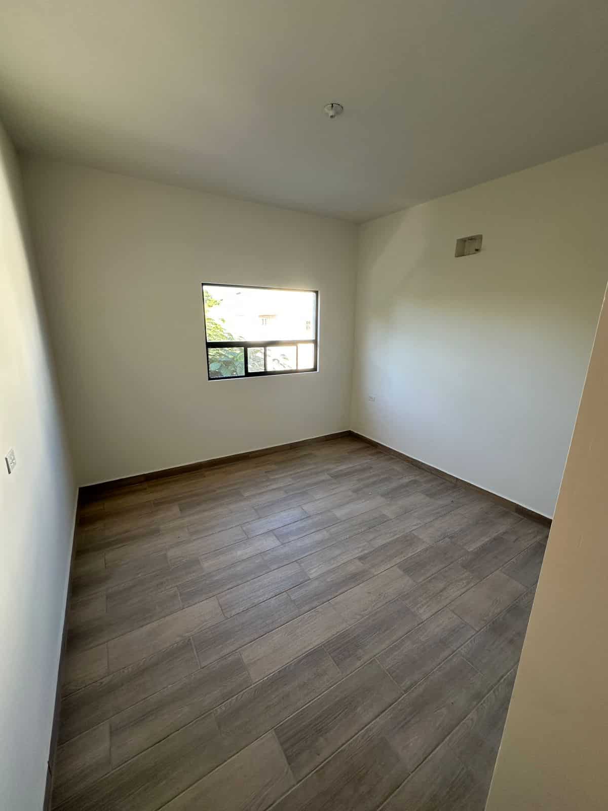 b318681c-10b8-4abb-8876-f65b9840f75a