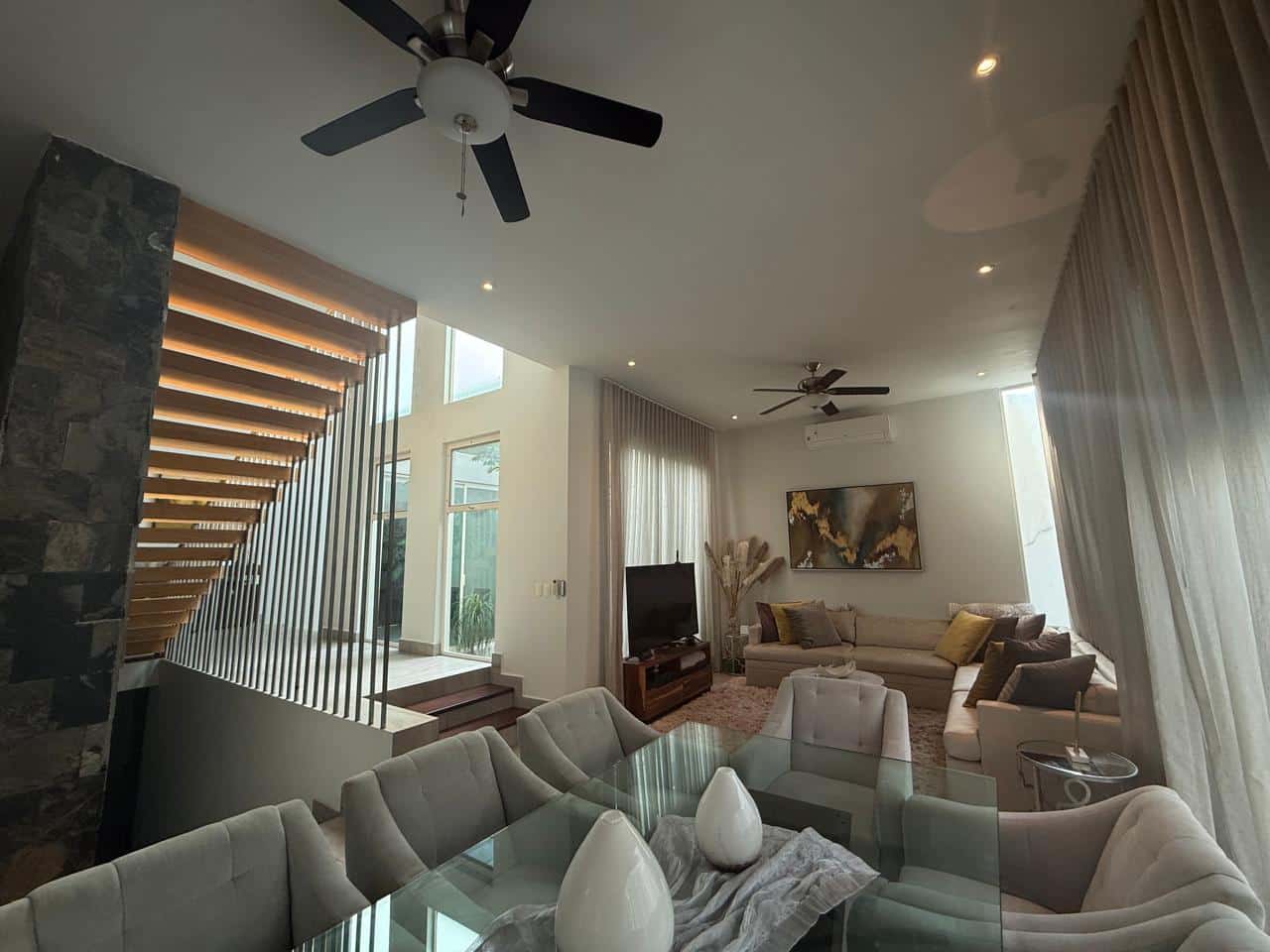 e819a6ed-4bf3-48dc-ab92-b94662c98e4e