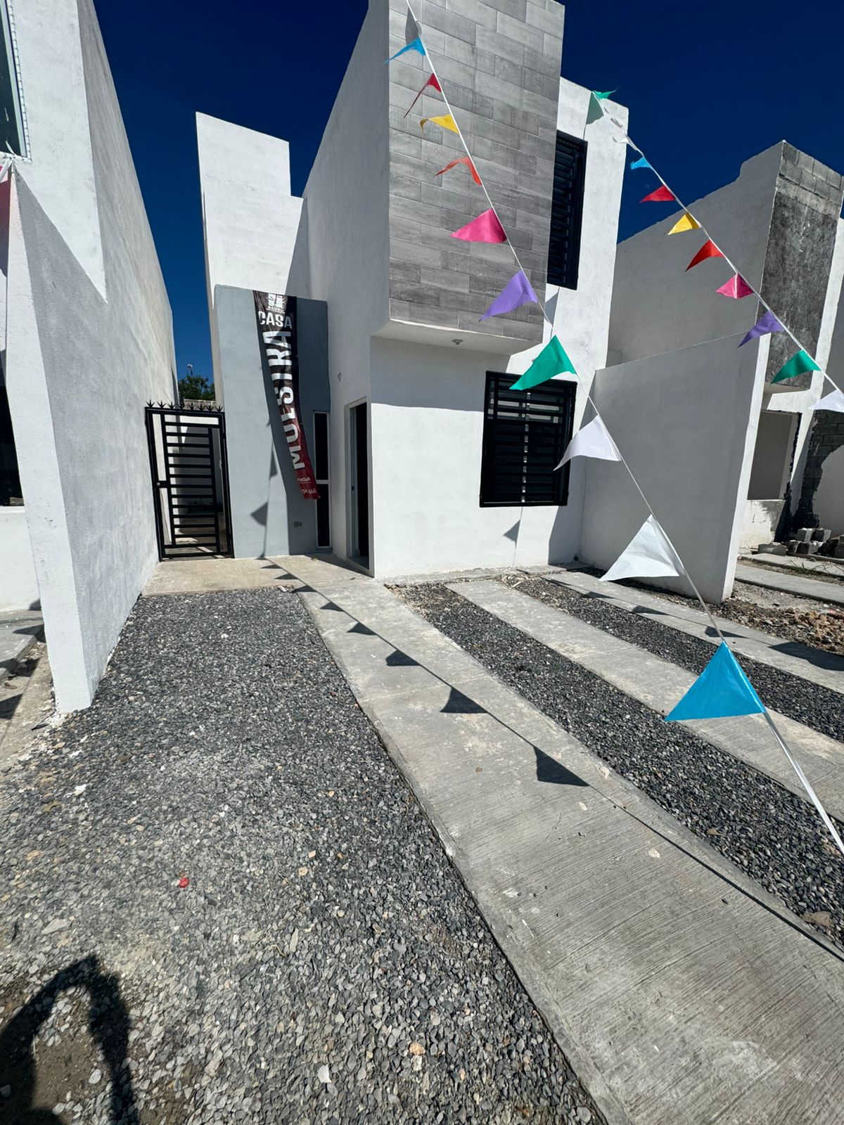 516b639e-0ed6-47d4-9f27-84495097f633