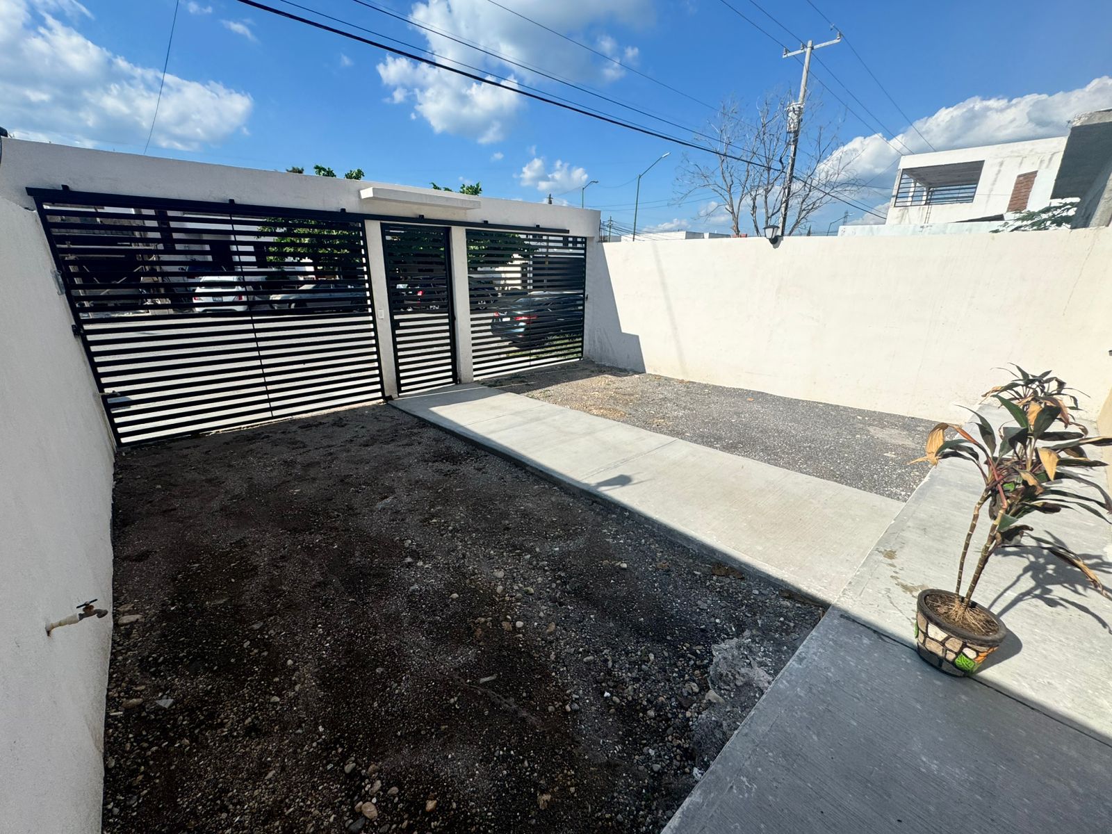 ebdd04ac-aa87-4f2a-80cf-ee8601ae37a9