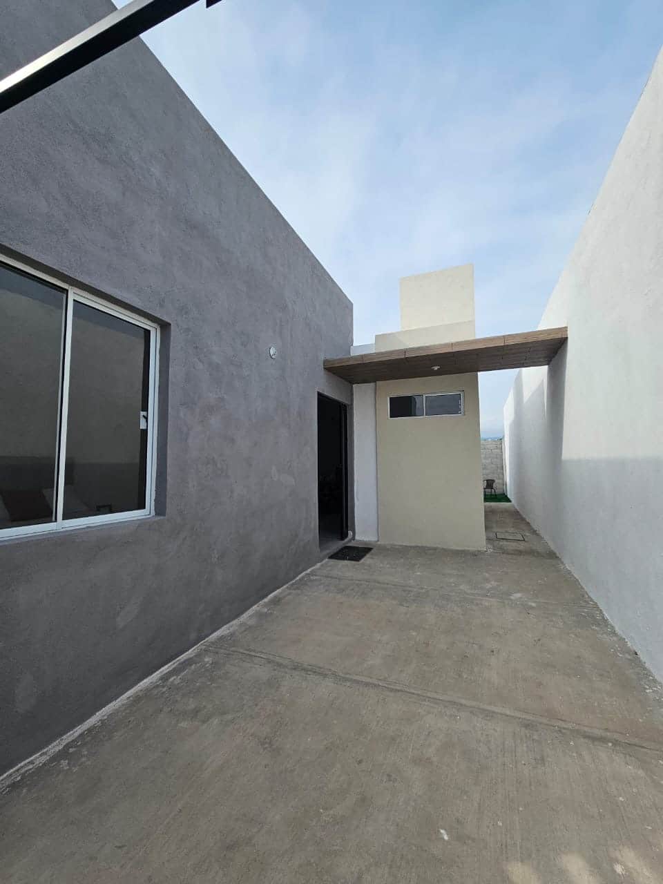 ea4dc7b3-ae95-40ab-af39-9977b5561254